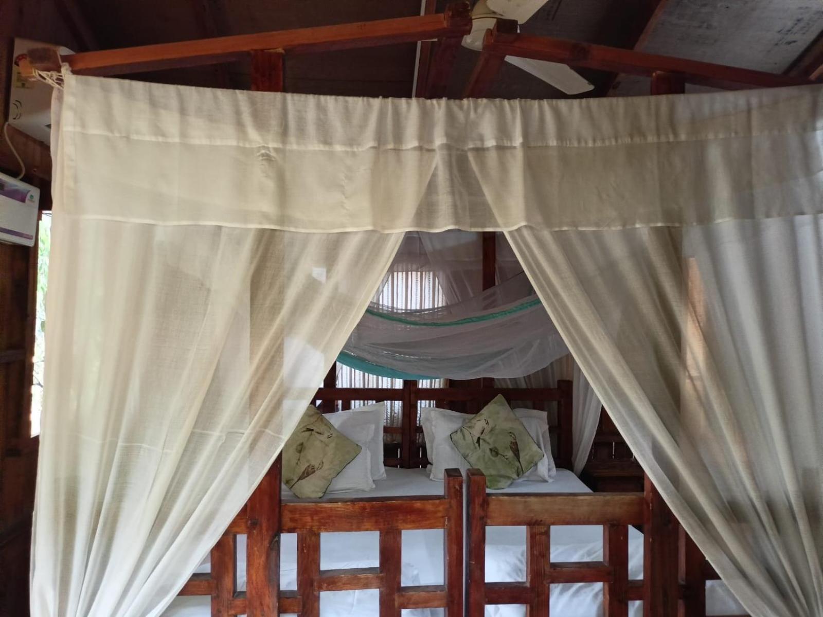 Jamboree Creek Yoga Mandrem Εξωτερικό φωτογραφία